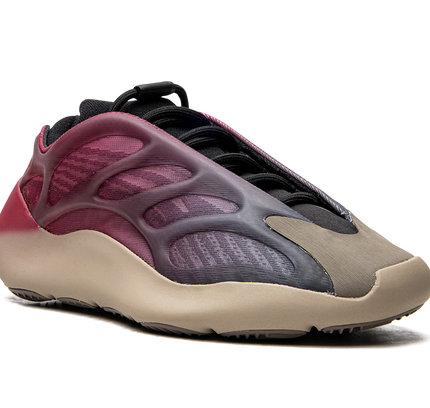 Yeezy 700 V3 „Fade Carbon“