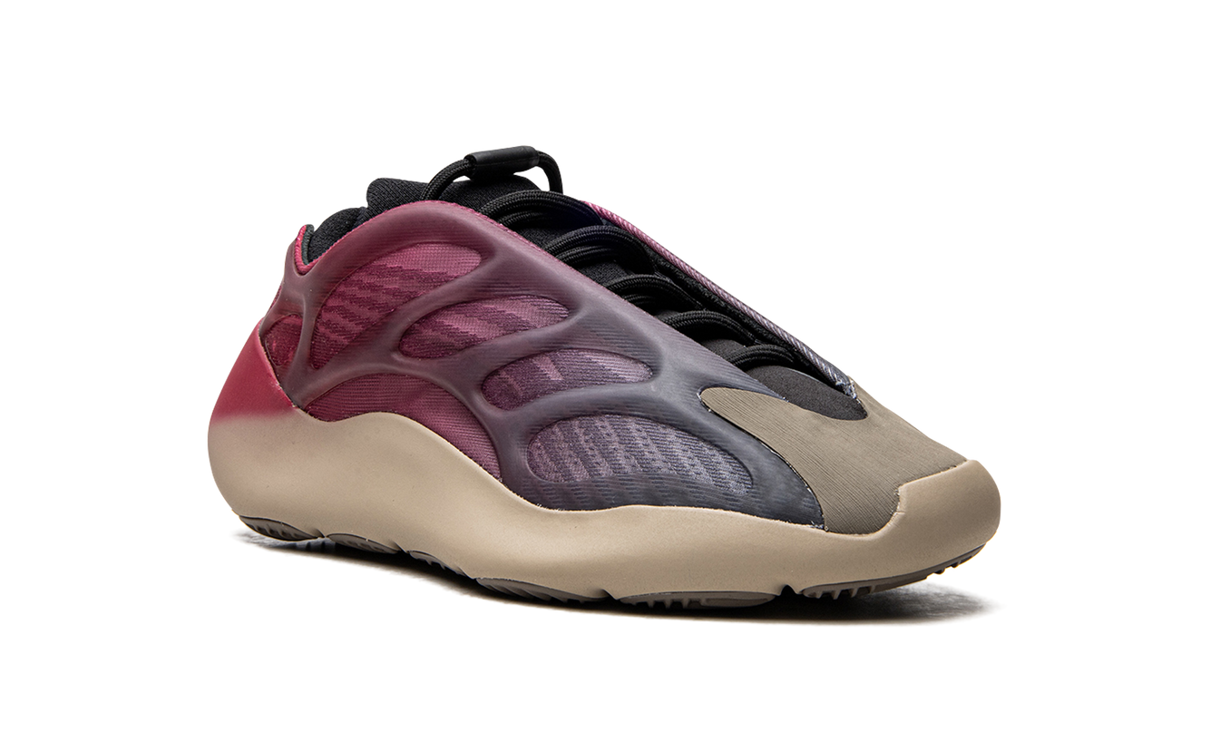 Yeezy 700 V3 „Fade Carbon“
