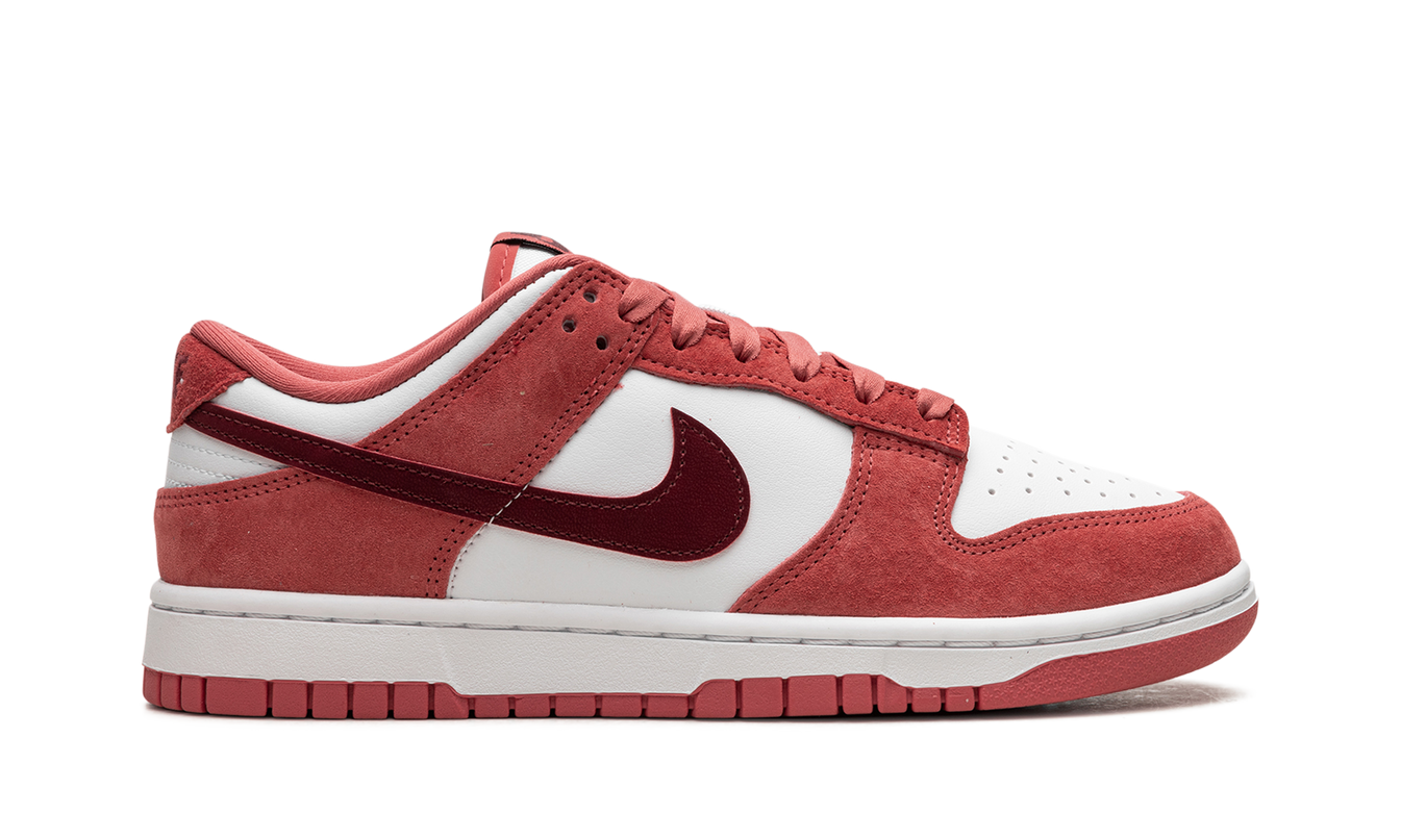 Nike Dunk Low WMNS "Valentine's Day"