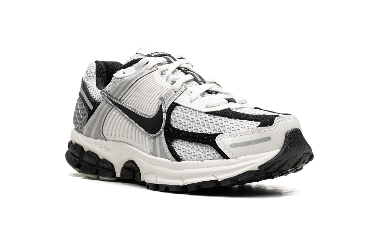 Zoom Vomero 5 "Photon Dust Black"