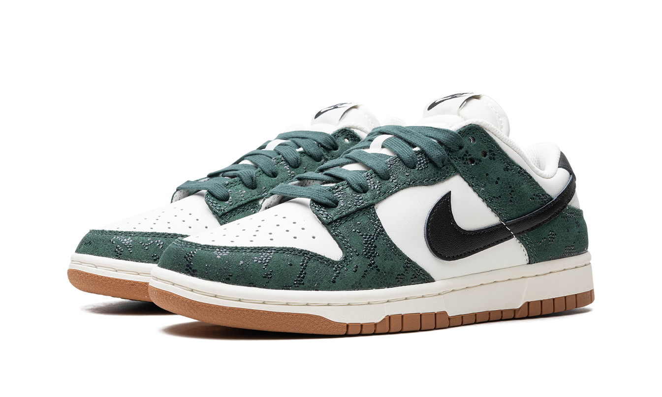 Nike Dunk Low WMNS "Green Snake"