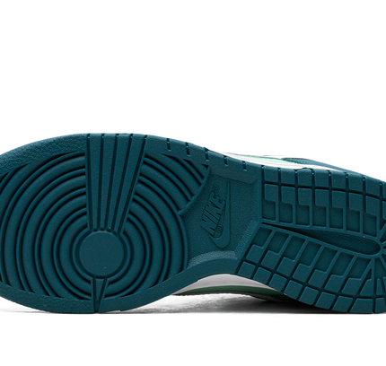 Nike Dunk Low WMNS "Geode Teal"