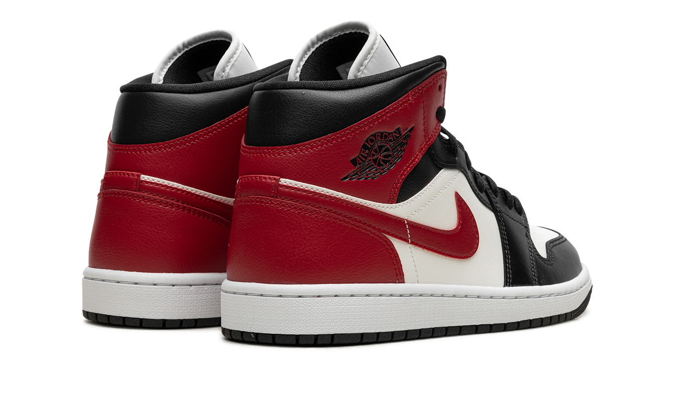 Air Jordan 1 MID WMNS "Black Toe"