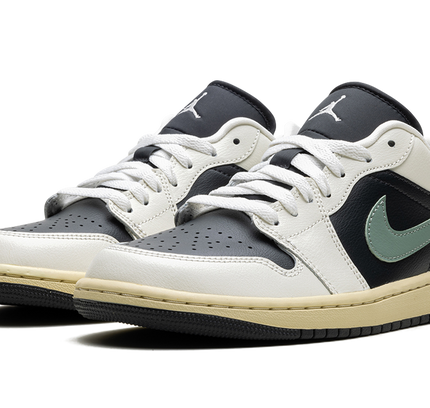 Air Jordan 1 Low WMNS "Jade Smoke"