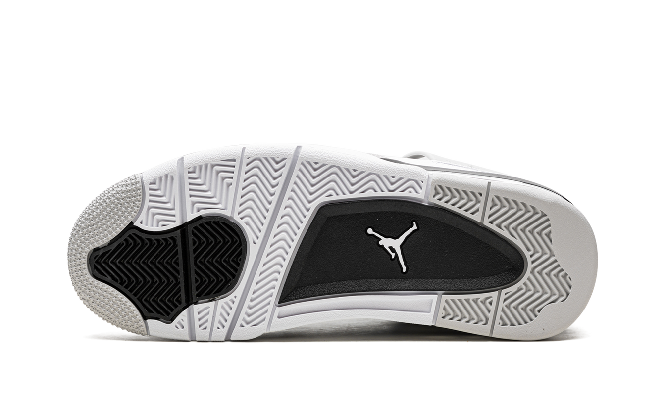 Air Jordan 4 Retro „Military Black“