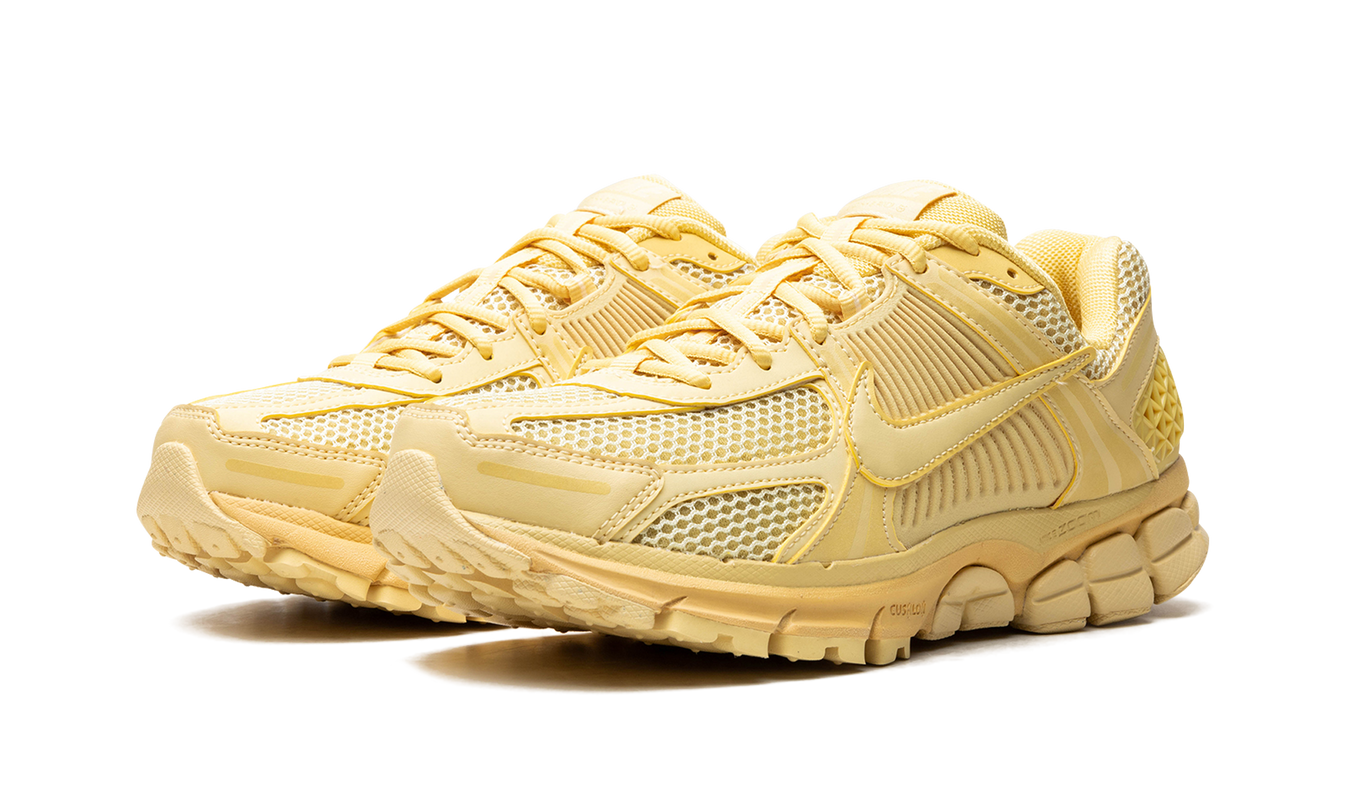 Nike Zoom Vomero 5 "Saturn Gold"