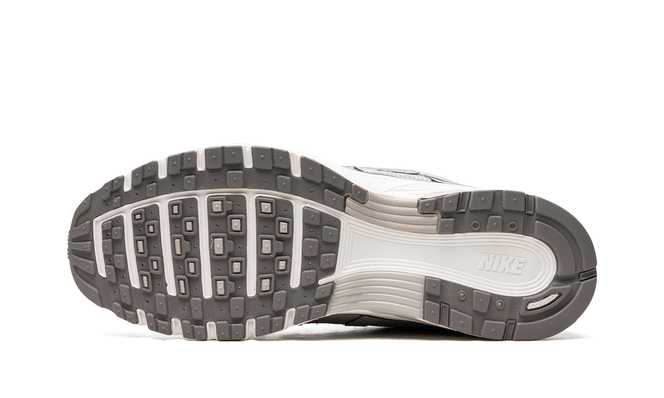 Nike P-6000 "Leichtes Eisenerz"