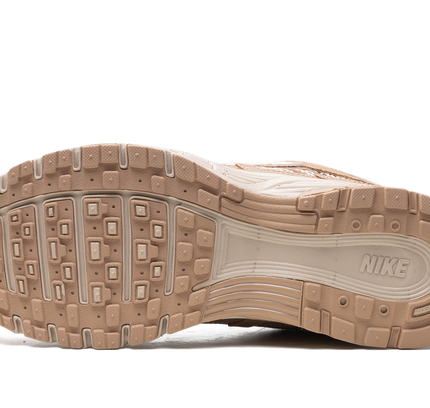Nike P-6000 PRM „Hanf / Sanddrift / Phantom“