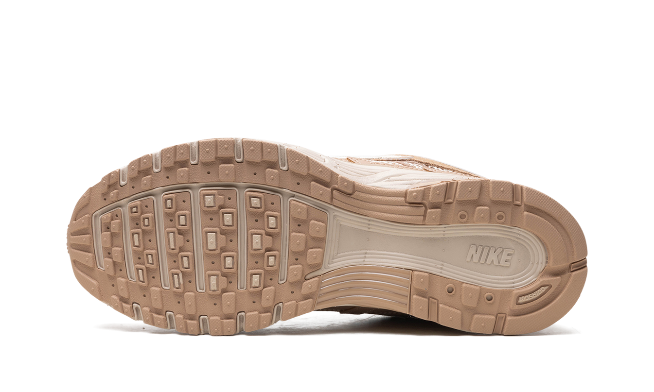 Nike P-6000 PRM „Hanf / Sanddrift / Phantom“