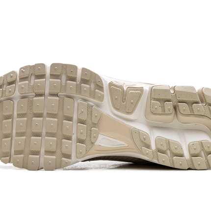 Nike Zoom Vomero 5 WMNS "Beach Light Khaki"