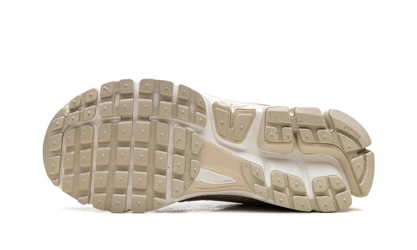 Nike Zoom Vomero 5 WMNS "Beach Light Khaki"