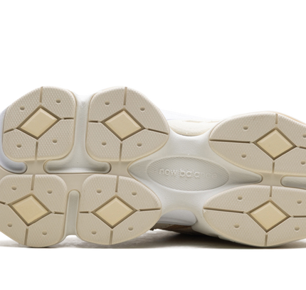 New Balance 9060 „Braun Elfenbein Weiß“