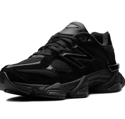 New Balance 9060 „Triple Black Patent“