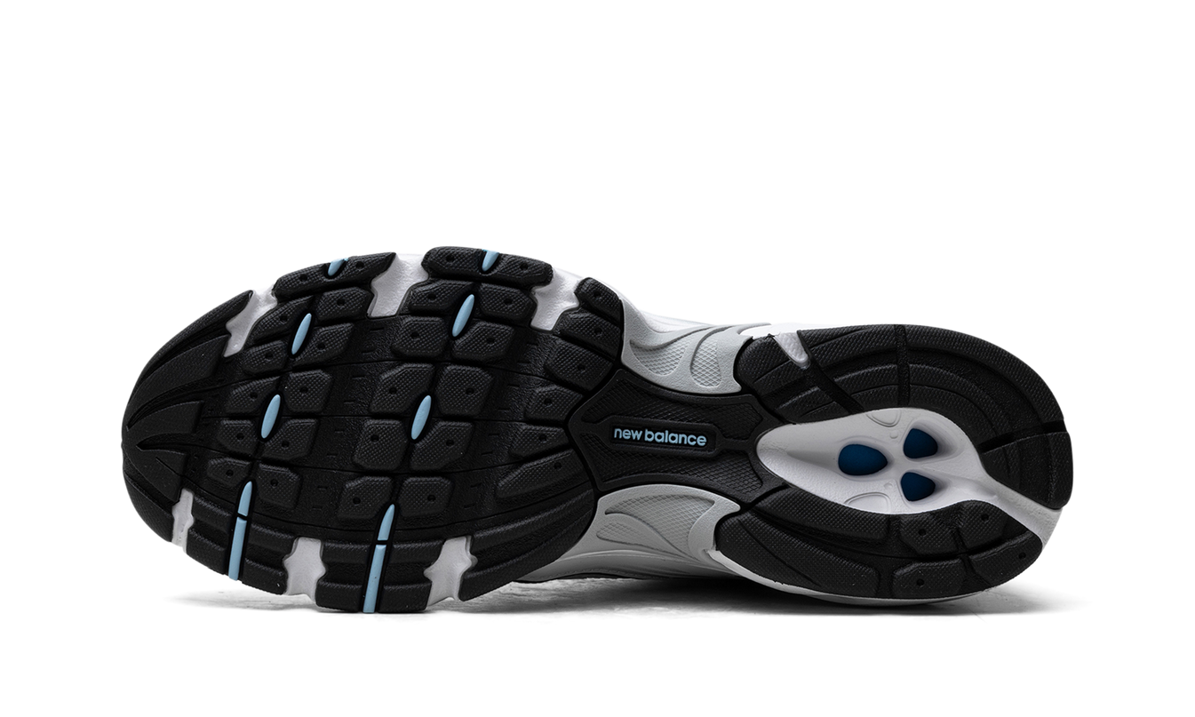 New Balance 530 "White / Dark Arctic Grey / Light Chrome Blue"