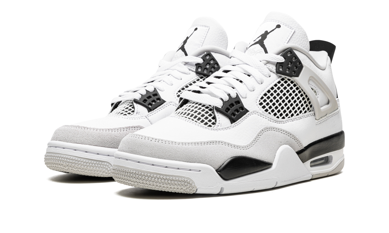 Air Jordan 4 Retro „Military Black“