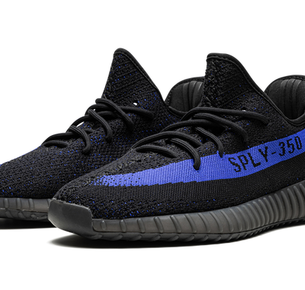 Yeezy 350 V2 „Schillerndes Blau“