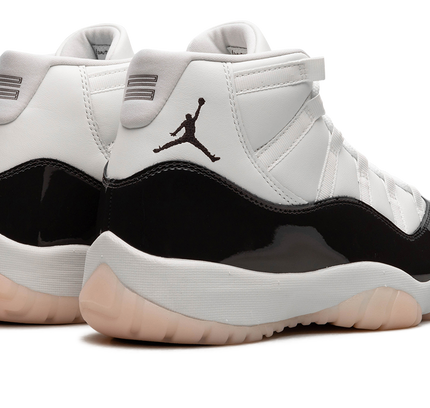 Air Jordan 11 WMNS "Neapolitan"
