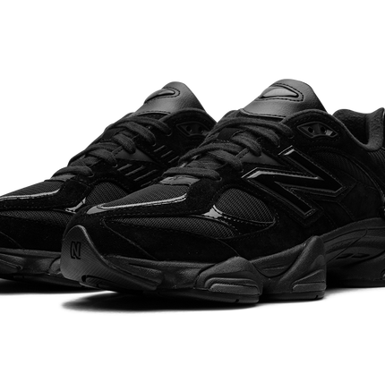 New Balance 9060 „Triple Black Patent“