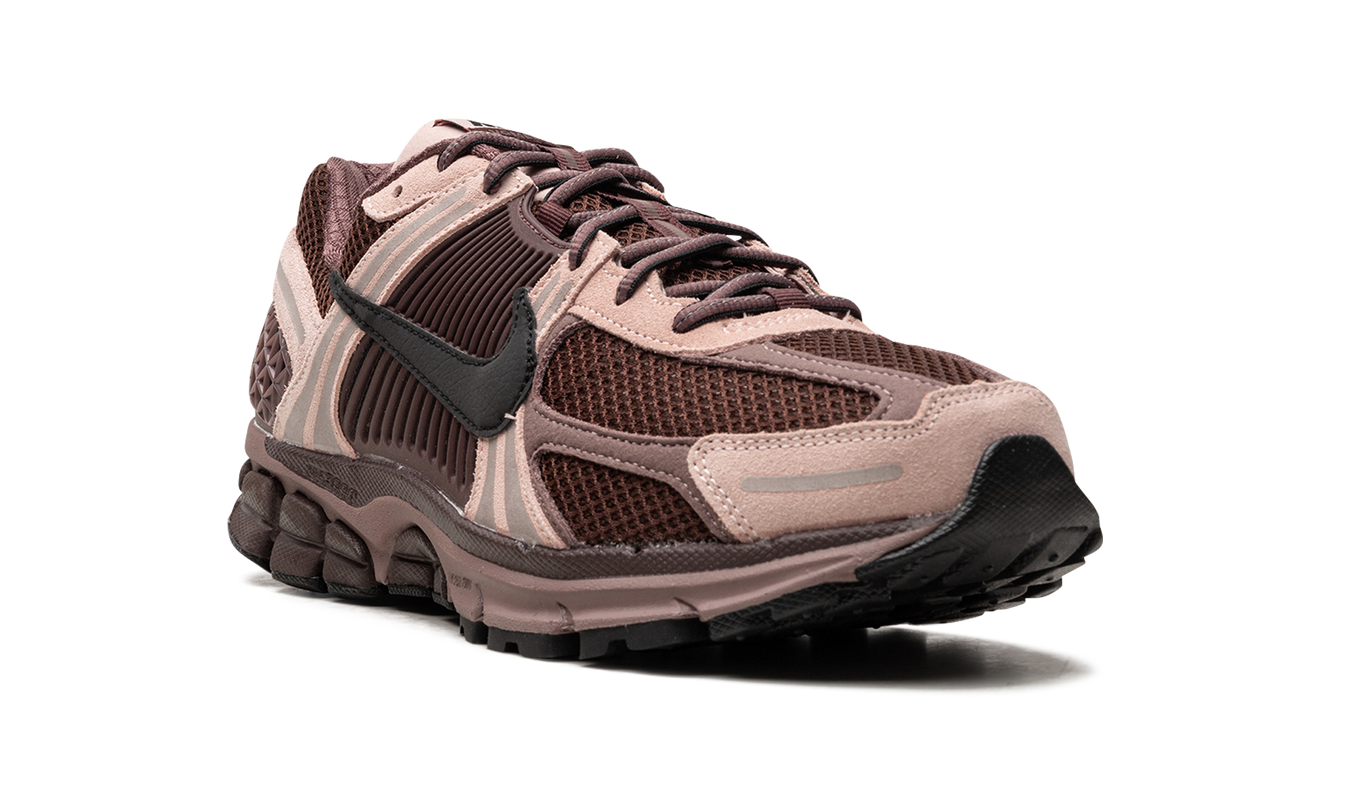 ZOOM VOMERO 5 WMNS „Plum Eclipse“