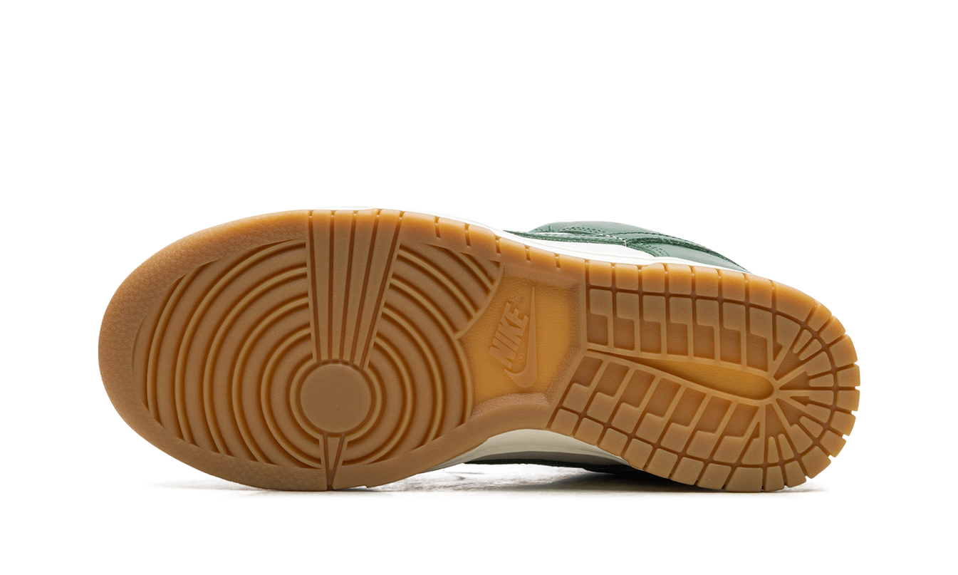 Nike Dunk Low WMNS "Gorge Green Ostrich"