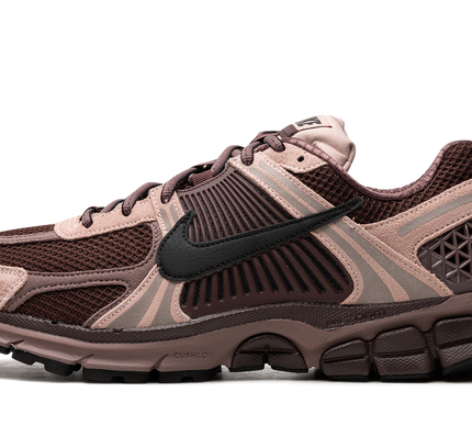 ZOOM VOMERO 5 WMNS „Plum Eclipse“