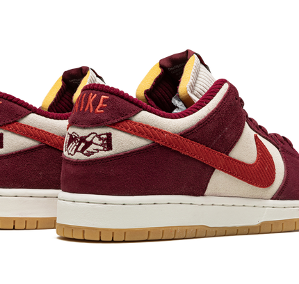 Nike Dunk SB Low "Skate Like A Girl"