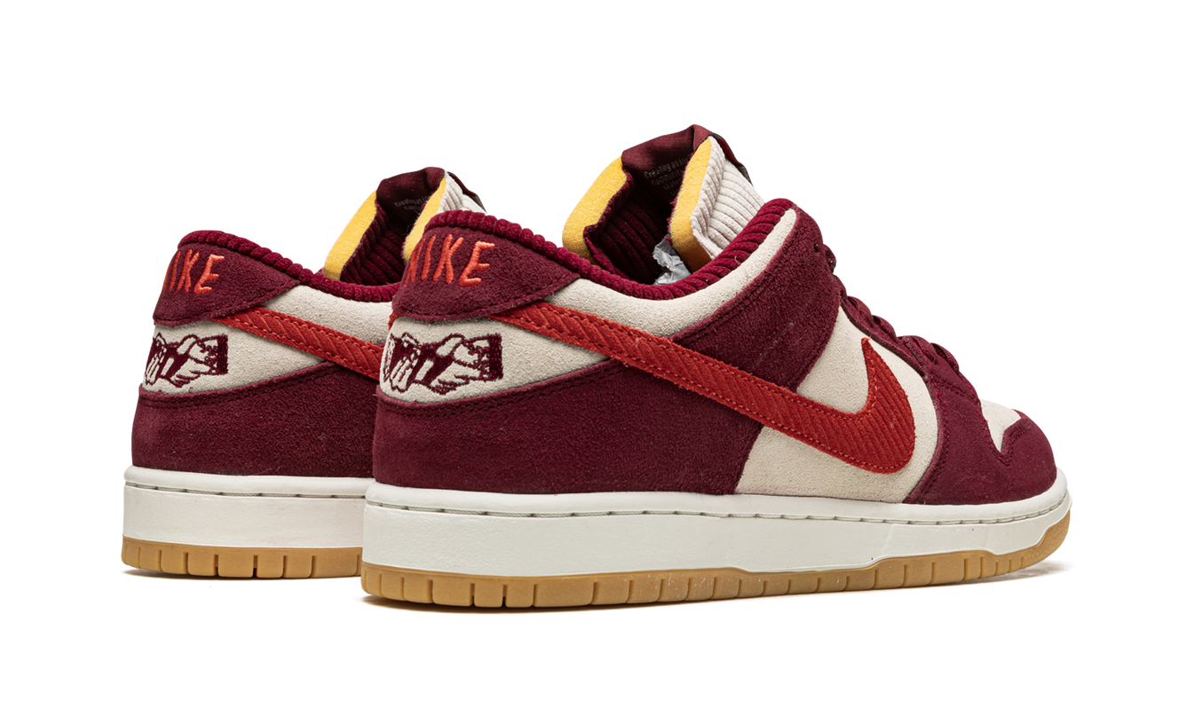 Nike Dunk SB Low "Skate Like A Girl"
