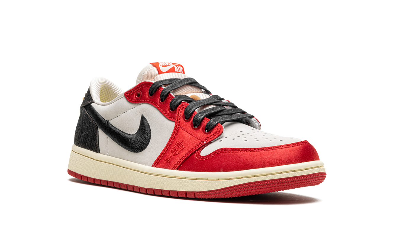 Air Jordan 1 LOW "Trophy Room - Away"