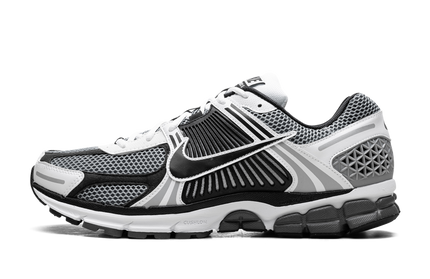 Zoom Vomero 5 SE SP „Schwarz / Metallic Silber“