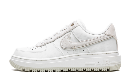 Nike Air Force 1 Luxe 