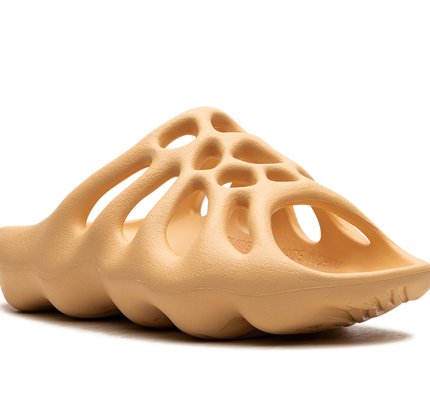 Yeezy 450 Slide "Creme"