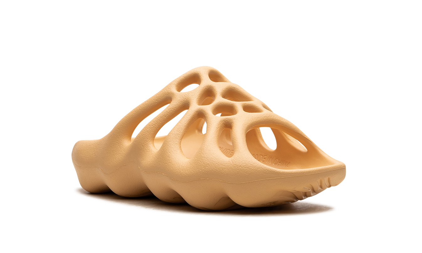 Yeezy 450 Slide "Creme"