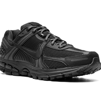 Zoom Vomero 5 "Triple Black"