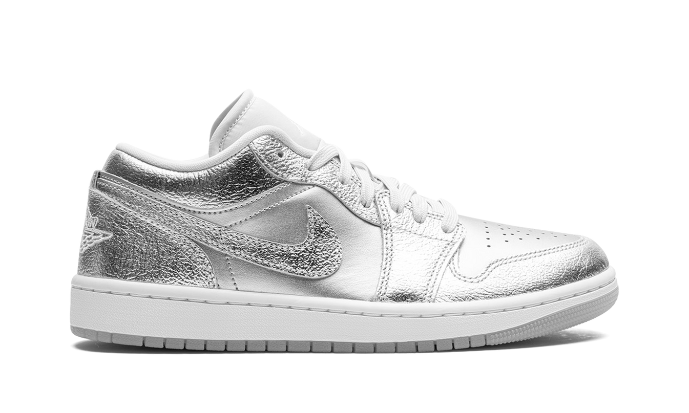 Air Jordan 1 Low SE WMNS "Metallic Silver"