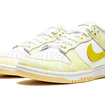 Nike Dunk Low WMNS "Yellow Strike"
