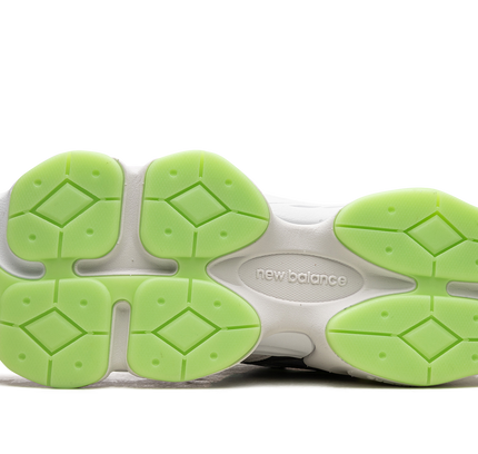 New Balance 9060 „DTLR – Glow“