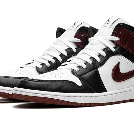 Air Jordan 1 Mid SE "Dark Pony"