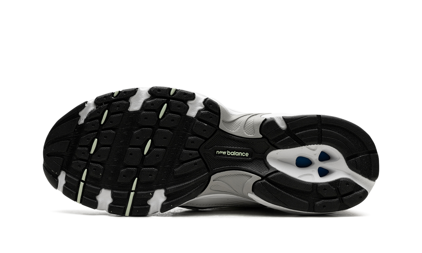 New Balance 530 "White / New Spruce / Clay Ash"