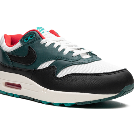 Air Max 1 „LeBron James x Liverpool“
