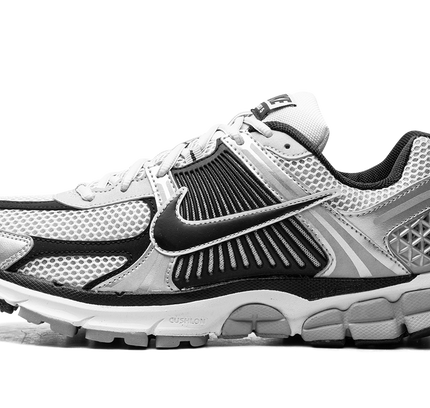 Zoom Vomero 5 „Metallic Silber Schwarz“