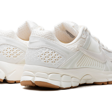 Nike Zoom Vomero 5 WMNS "SAIL GUM"