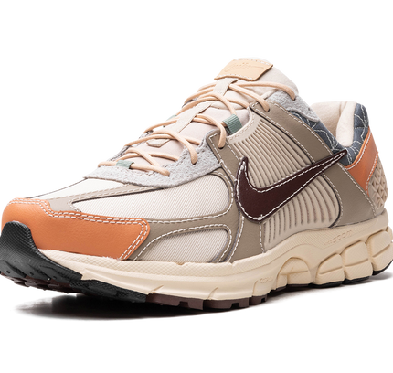 Nike Zoom Vomero 5 "Sanddrift / Muslin / Khaki / Earth"