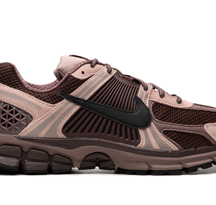 ZOOM VOMERO 5 WMNS „Plum Eclipse“