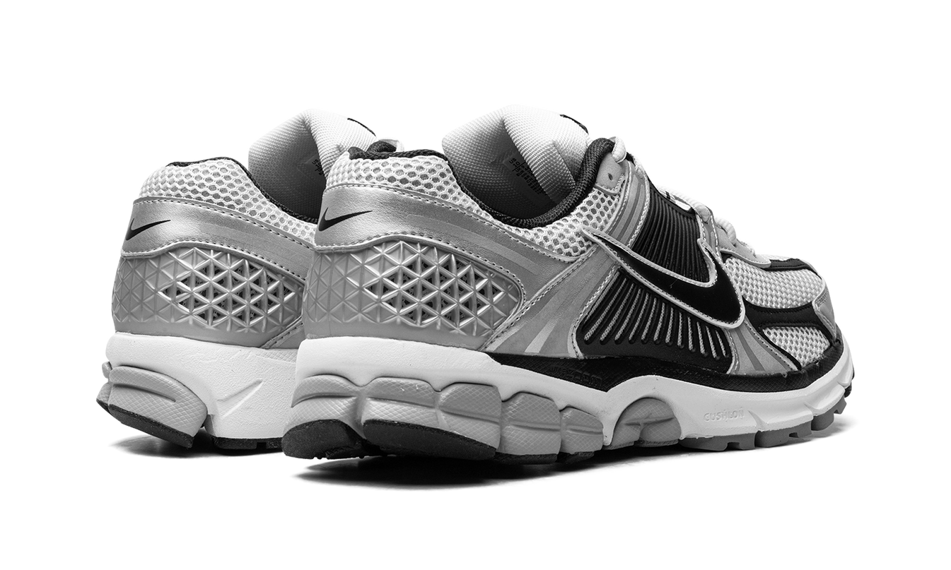 Zoom Vomero 5 „Metallic Silber Schwarz“