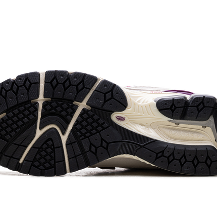 New Balance 1906R „Meeressalz, strahlendes Lila“