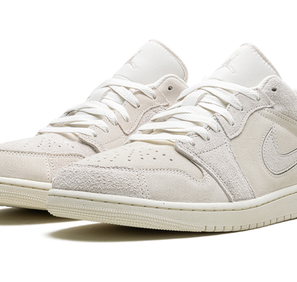 Air Jordan 1 "Pale Ivory"