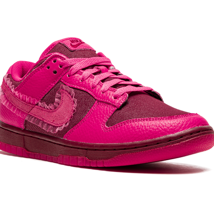 Nike Dunk Low WMNS "Valentine’s Day"