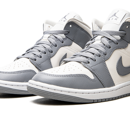 Air Jordan 1 MID WMNS "Stealth"
