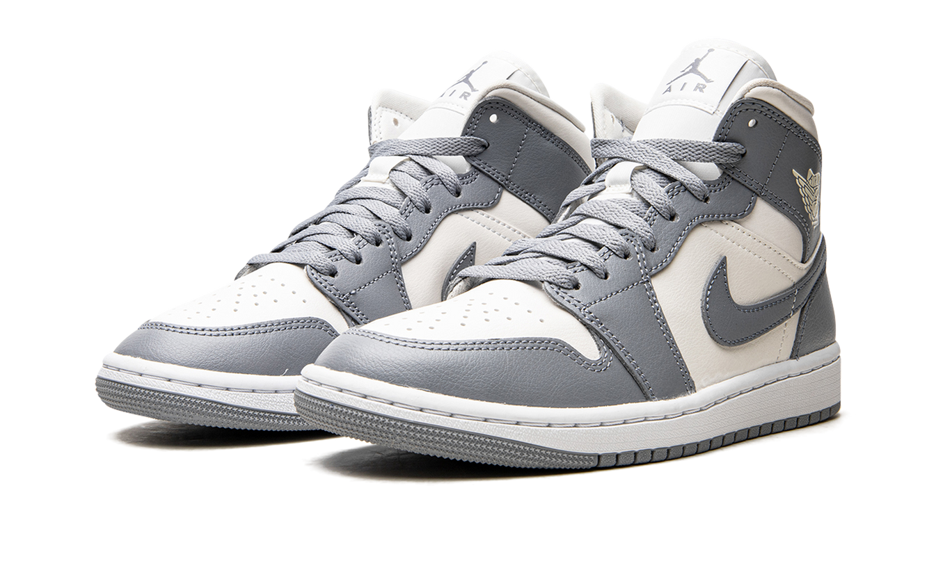 Air Jordan 1 MID WMNS "Stealth"