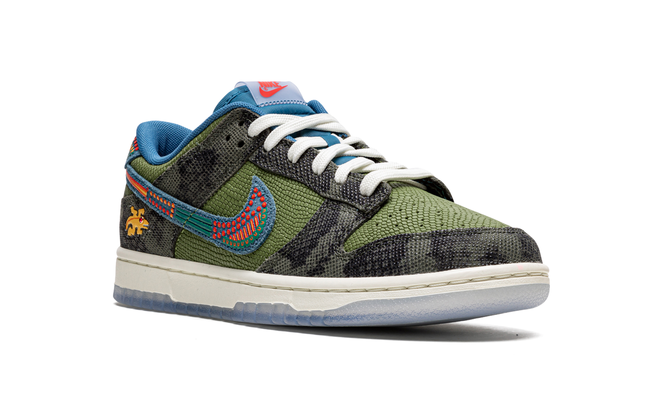 Nike Dunk Low "SiEMPRE Familia"